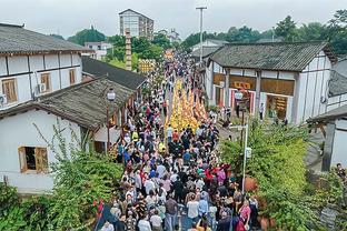 麦克托米奈：博格巴告诉我23岁肌肉就会自己增长，但它并没有发生